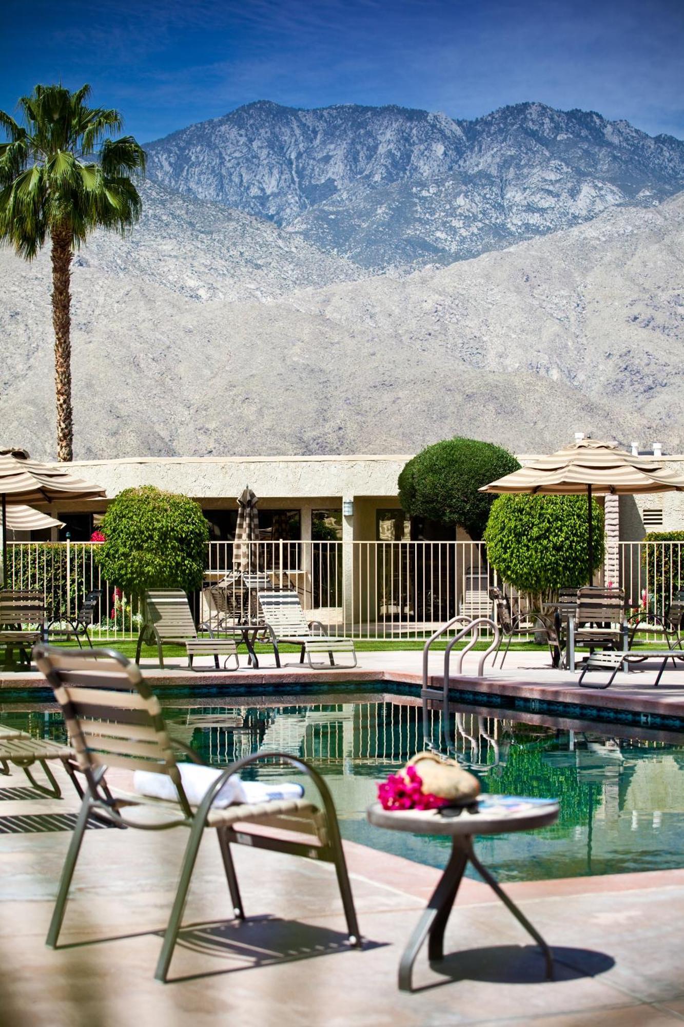 Desert Isle Resort, A Vri Resort Palm Springs Exterior photo